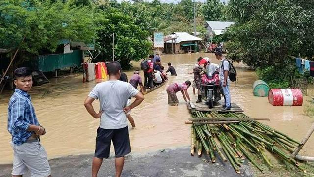 সাজেকে আটকা কয়েকশ পর্যটক