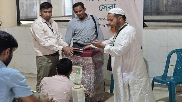 হজ ক্যাম্পে লাগেজ র্যাপিং সেবা চালু