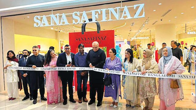 Pakistani brand Sana Safinaz opens outlet in Dhaka