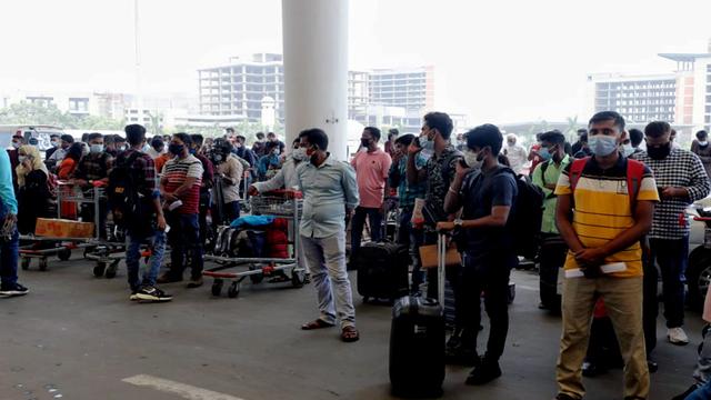 আমিরাতগামী যাত্রীদের অনিশ্চয়তা