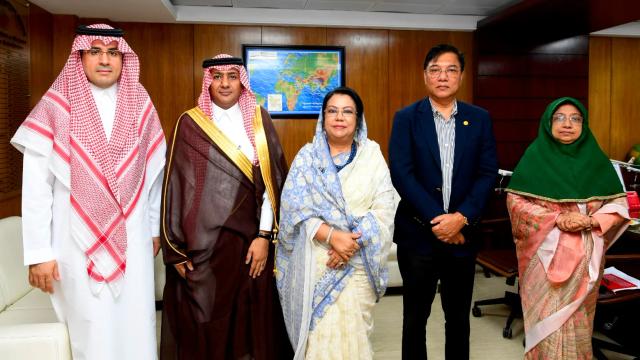 Bangladesh urges Saudi Arabia to reduce Hajj airfare, accommodation costs